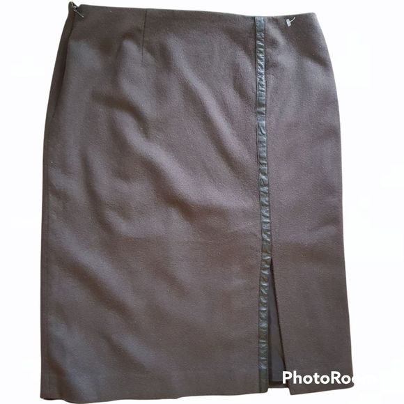 3/25 or 2/18 Club monaco women's wool midi skirt with leather stripes, Waist 30 - Picture 2 of 7